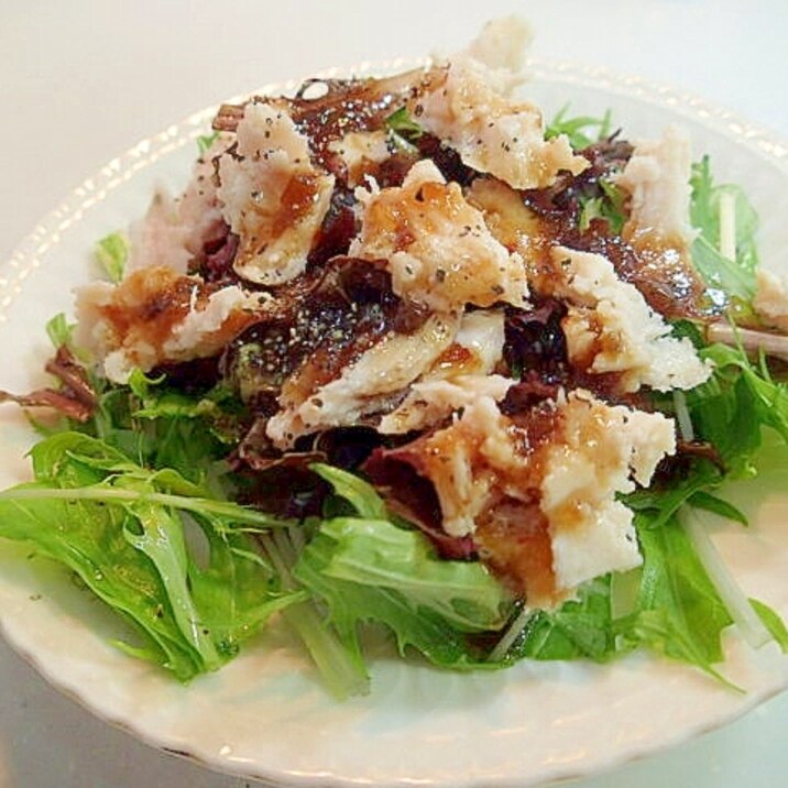 たまドレで　水菜・サニーレタス・サラダチキンサラダ